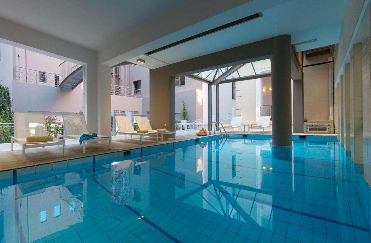 فندق أكويلا أتلانتس كاندية المظهر الخارجي الصورة The swimming pool at the hotel
