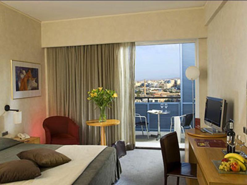 فندق أكويلا أتلانتس كاندية المظهر الخارجي الصورة A room at the Athens Hilton