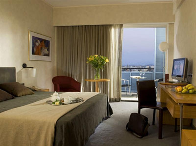 فندق أكويلا أتلانتس كاندية المظهر الخارجي الصورة A room at the Athens Hilton