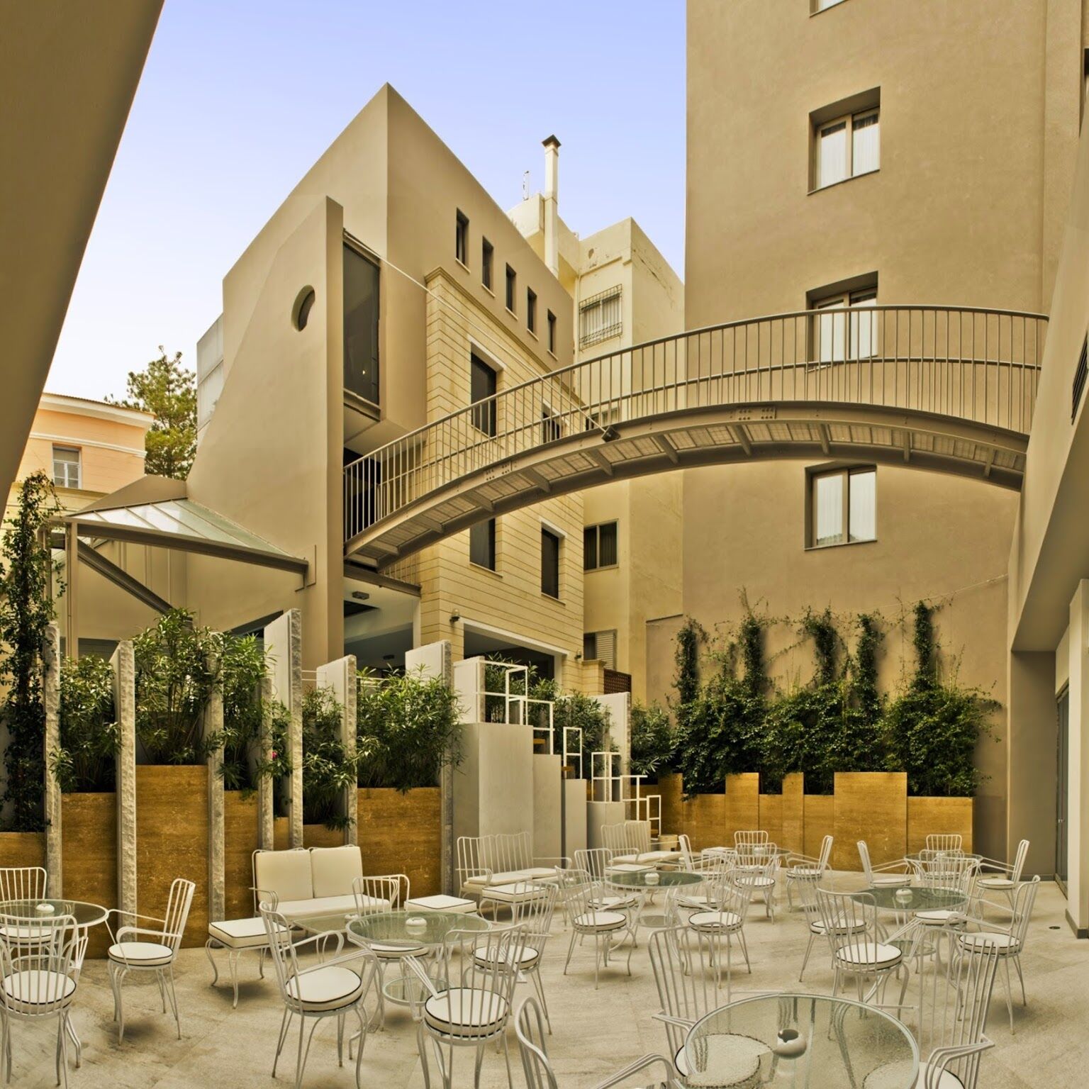 فندق أكويلا أتلانتس كاندية المظهر الخارجي الصورة The courtyard of the hotel